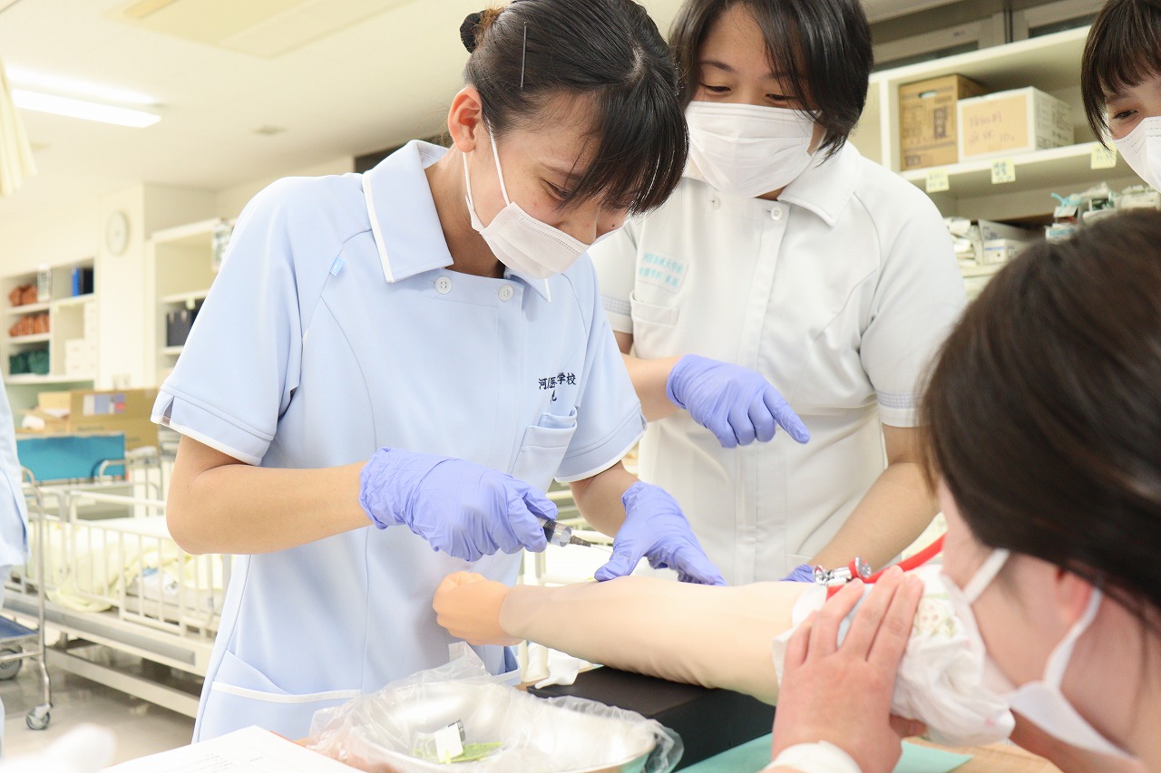 尻注射 看護学科】注射の練習💉 | 河原医療大学校
